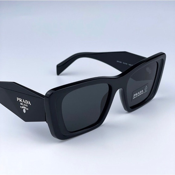 New - Prada PRO8YS 1AB5SO PR O8Y
Black Dark Gray Cat Eye
Unisex Sunglasses - Picture 6 of 12